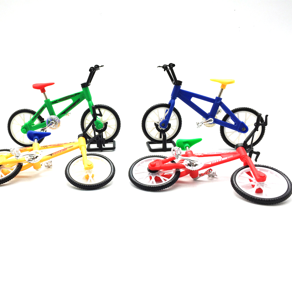 1Pc WPL Simulate Action Figure Bike Bicycle 10cm Random Delivery RC Car Parts 121x48.4x80mm - Photo: 10