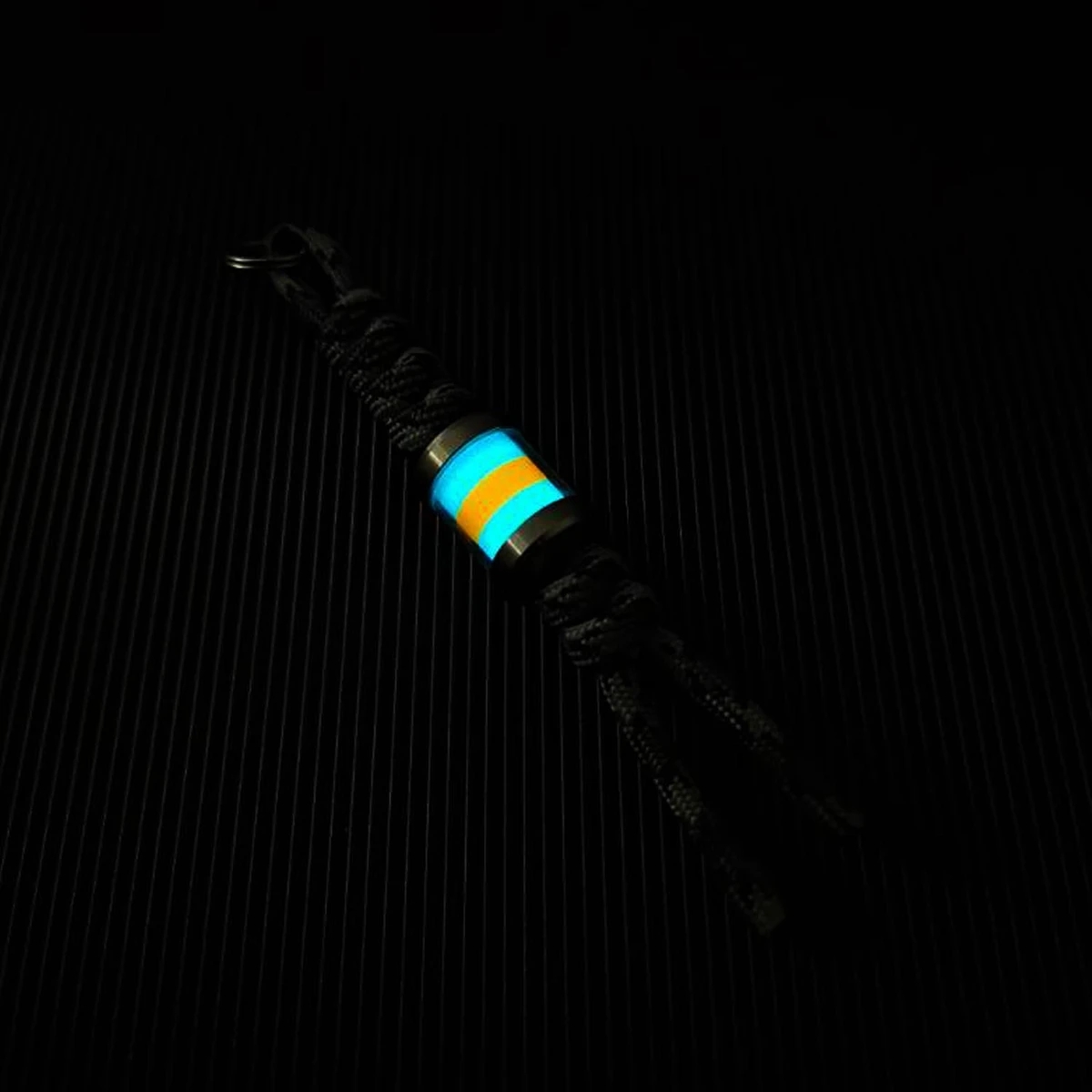 ROVYVON Ti Firefly EDC Canivete de liga de titânio auto-luminoso de contas de ferramentas EDC Corda Cord EDC Paracord Bead Pingente