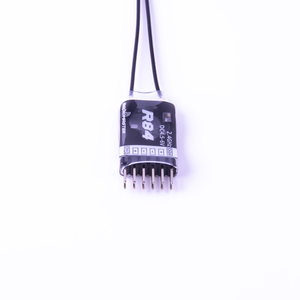 RadioMaster R84 2.4GHz 4CH Over 1KM PWM Nano Receiver Compatible FrSky D8 Support Return RSSI for RC Drone - Photo: 4