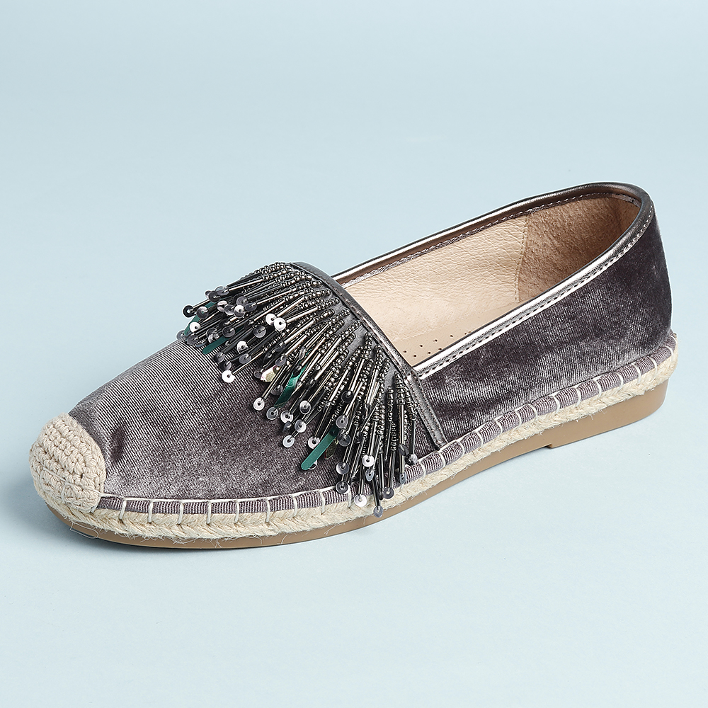 

LOSTISY Sequined Tassel Casual Comfy Flats Loafers For Women