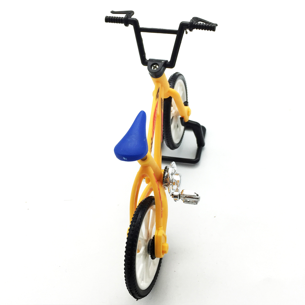 1Pc WPL Simulate Action Figure Bike Bicycle 10cm Random Delivery RC Car Parts 121x48.4x80mm - Photo: 6