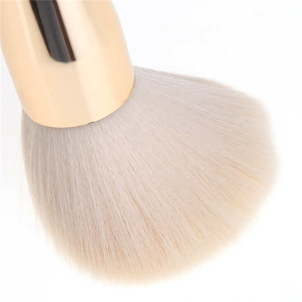 Wood Handle Makeup Brush Powder Blush Brushes Cosmetics Cheek Facial
