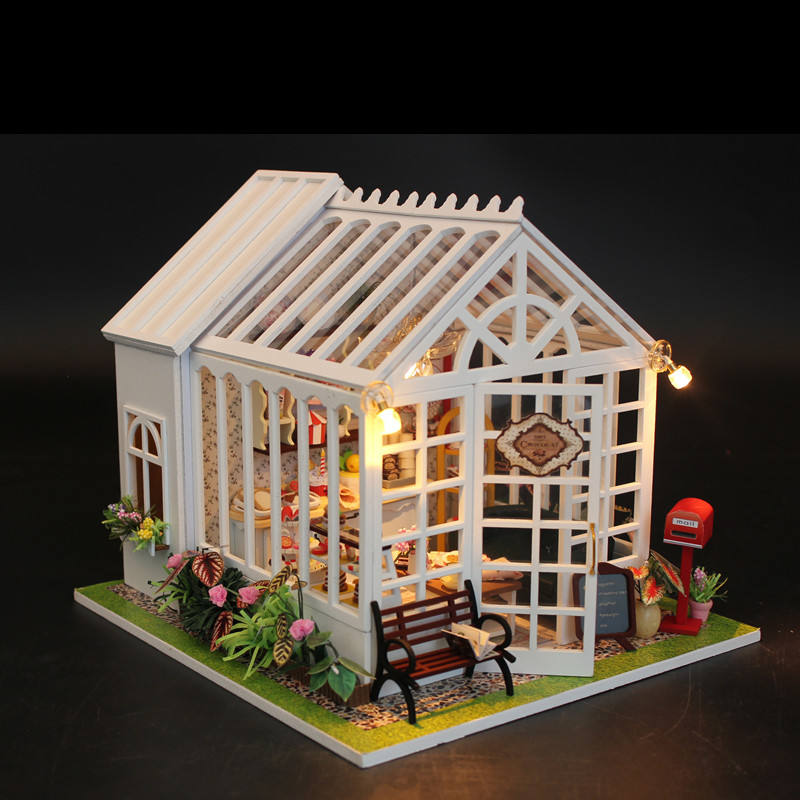 

Hoomeda M028 Cake Shop House DIY Кукольный дом с музыкальным освещением Коллекция миниатюрных моделей
