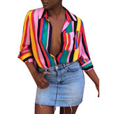 Original Blusa con cuello en V de rayas de arco iris